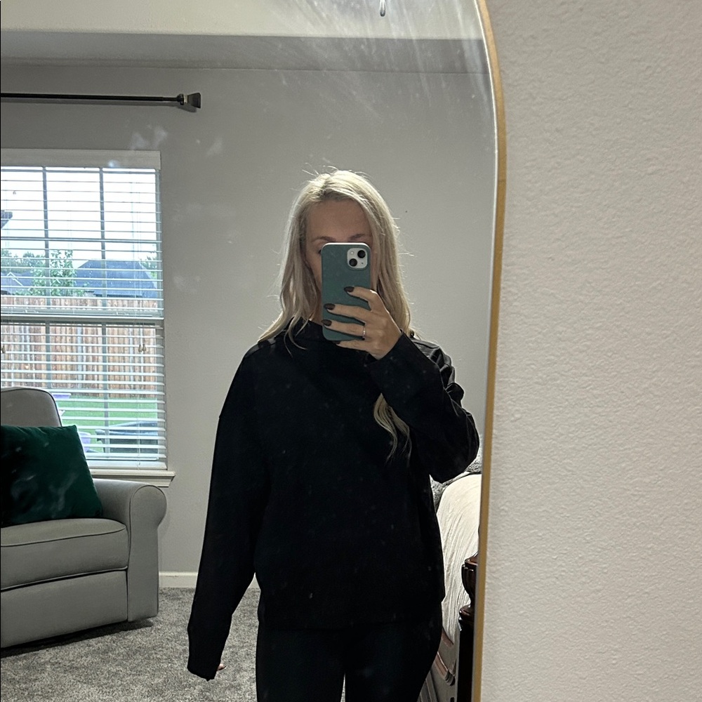 Open back hoodie with textured sleeves